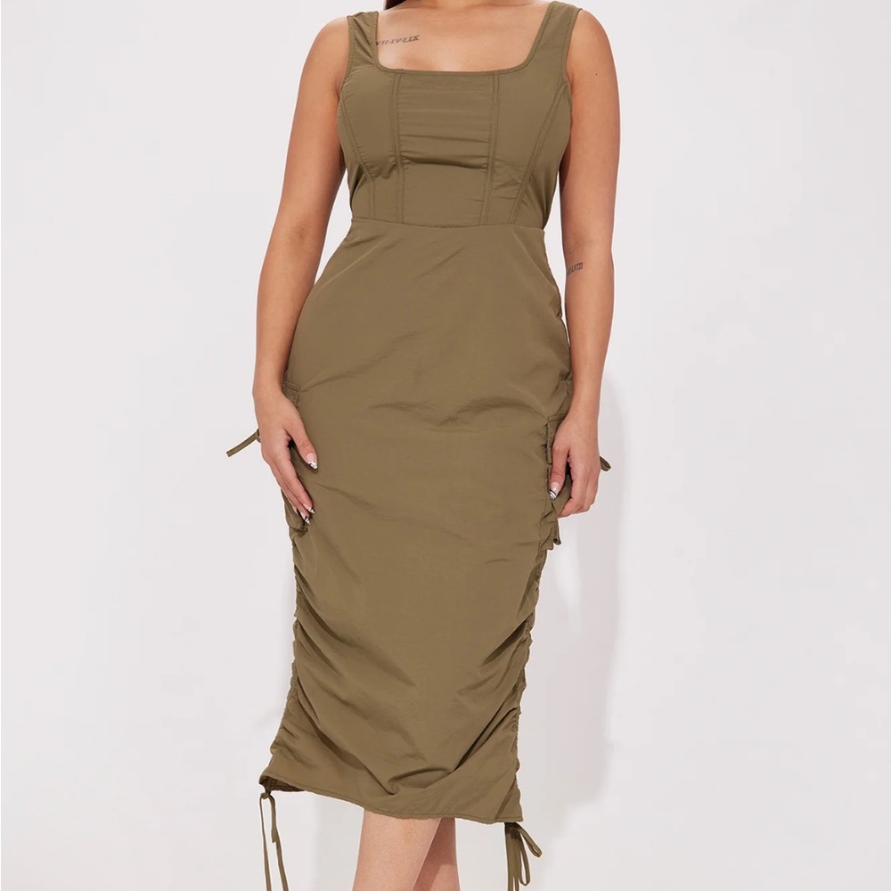 Green Ruched Square Neck Sheath Midi Dress